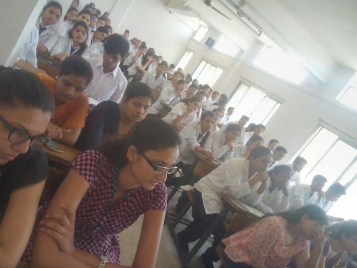 https://cache.careers360.mobi/media/colleges/social-media/media-gallery/7057/2019/1/10/Classroom of SMFRIs Vamanrao Ithape Homeopathic Medical College and Hospital, Ahmednagar_Classroom.jpg